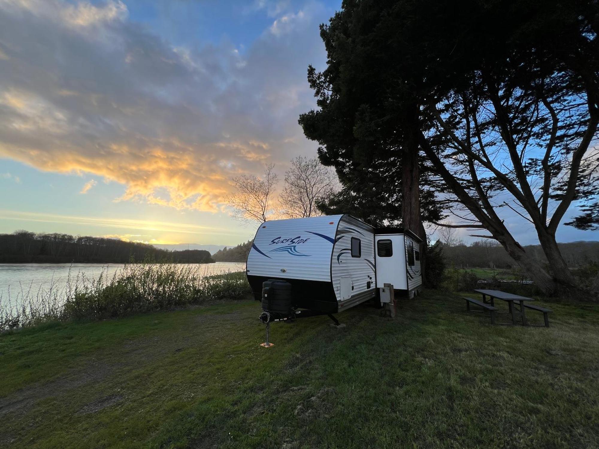 Surfside Glamping Camper Hotell Klamath Exteriör bild